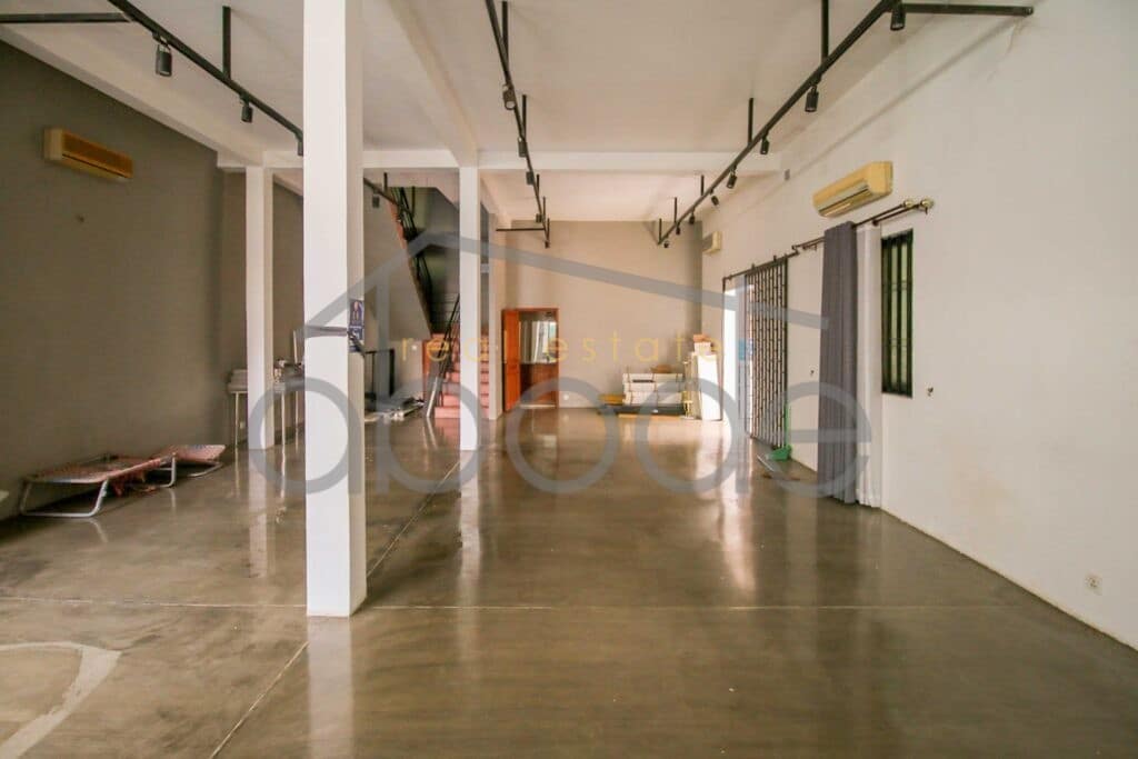 Large villa for rent Boeung Reang central Phnom Penh