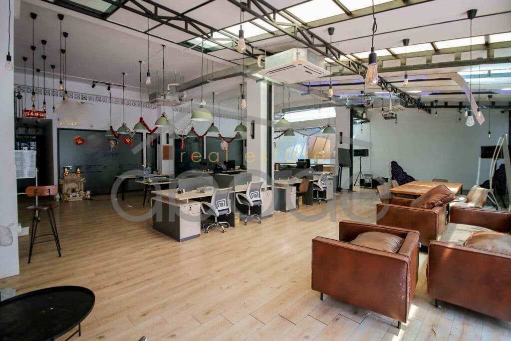 Large villa for rent Daun Penh central Phnom Penh