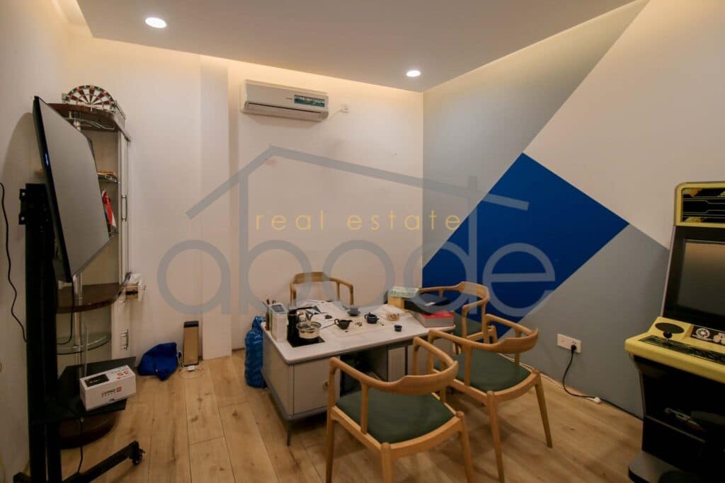Large villa for rent Daun Penh central Phnom Penh