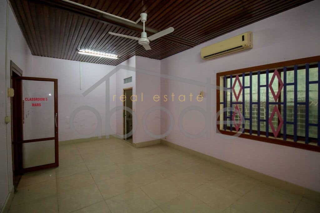 Large villa for rent near BKK Chaktomuk central Phnom Penh for rent