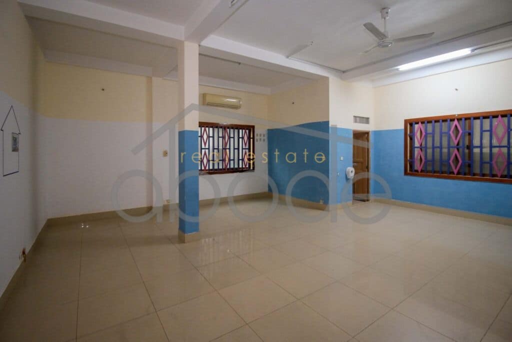 Large villa for rent near BKK Chaktomuk central Phnom Penh for rent