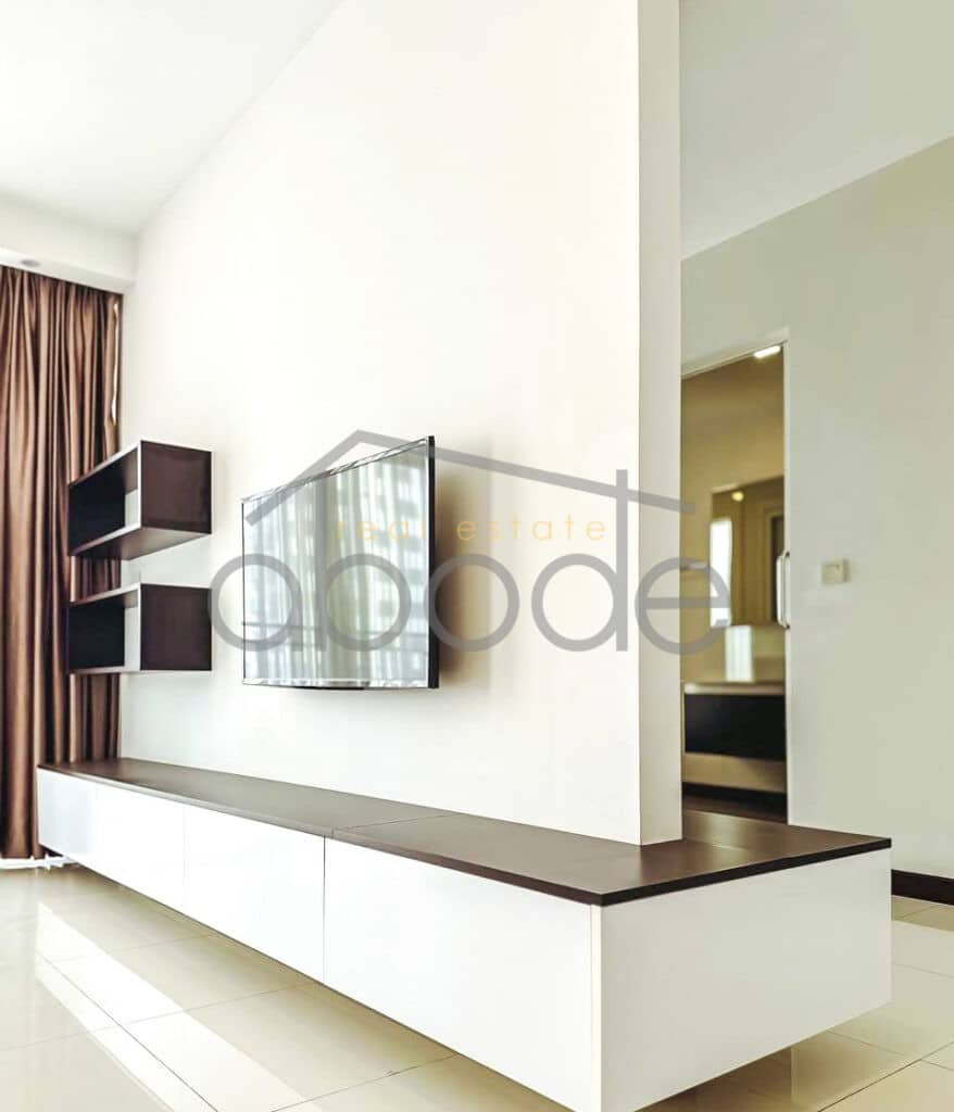 Luxury 2-bedroom apartment with rooftop swimming pool for rent Bassac Lane