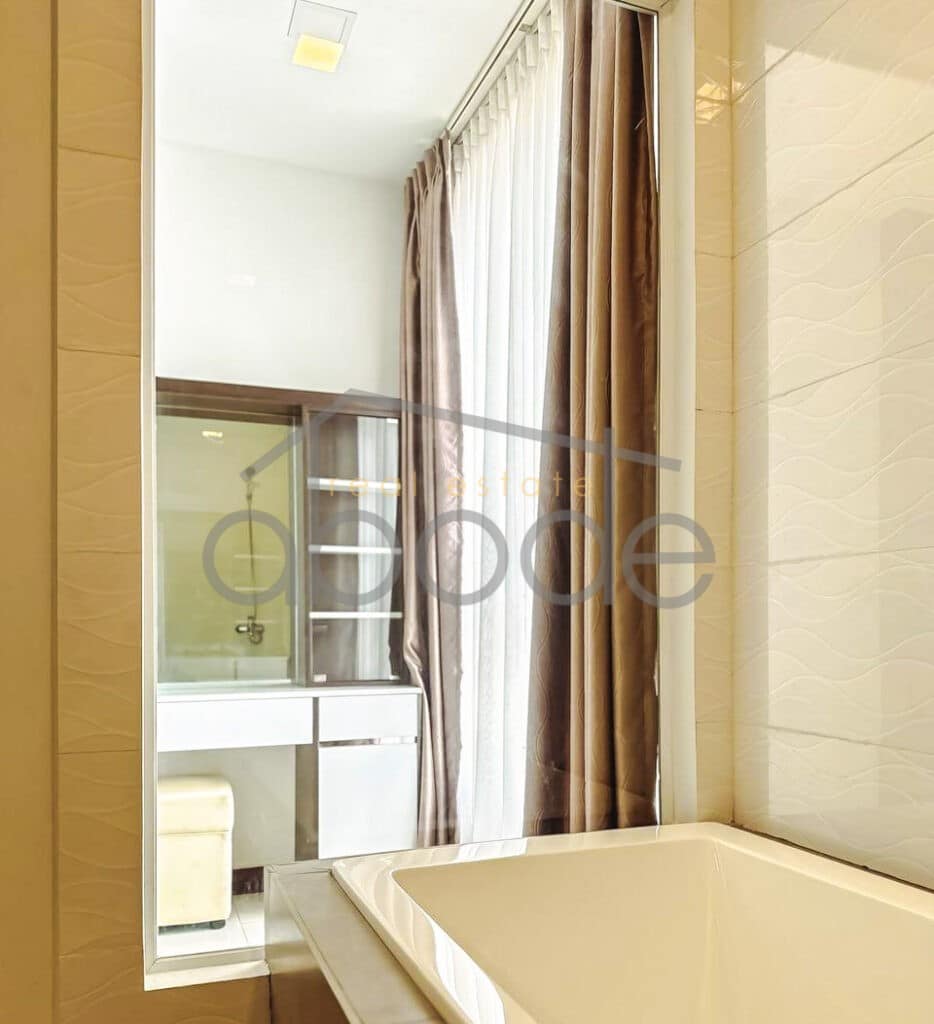 Luxury 2-bedroom apartment with rooftop swimming pool for rent Bassac Lane