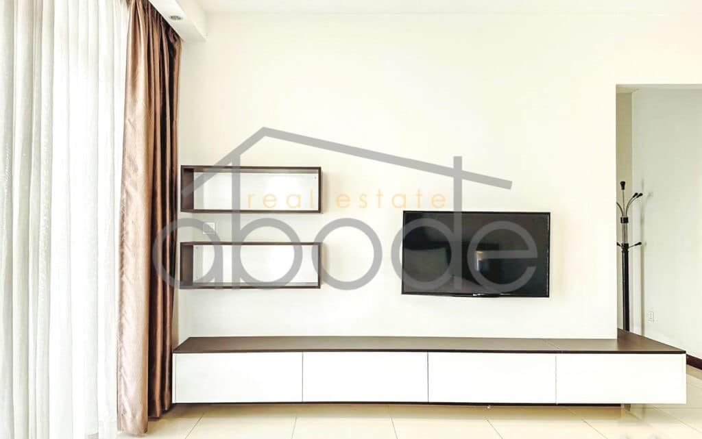 Luxury 2-bedroom apartment with rooftop swimming pool for rent Bassac Lane