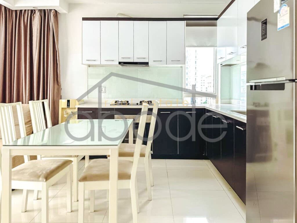 Luxury 2-bedroom apartment with rooftop swimming pool for rent Bassac Lane