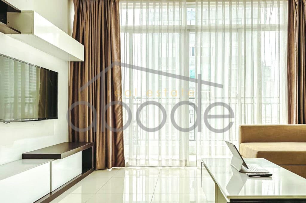 Luxury 2-bedroom apartment with rooftop swimming pool for rent Bassac Lane