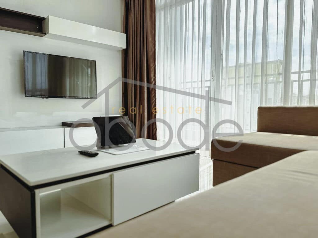 Luxury 2-bedroom apartment with rooftop swimming pool for rent Bassac Lane