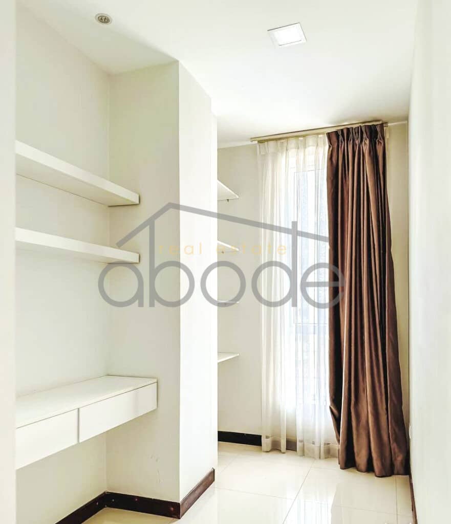 Luxury 2-bedroom apartment with rooftop swimming pool for rent Bassac Lane