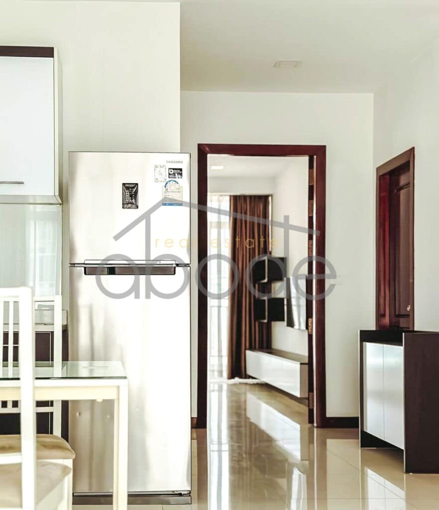 Luxury 2-bedroom apartment with rooftop swimming pool for rent Bassac Lane