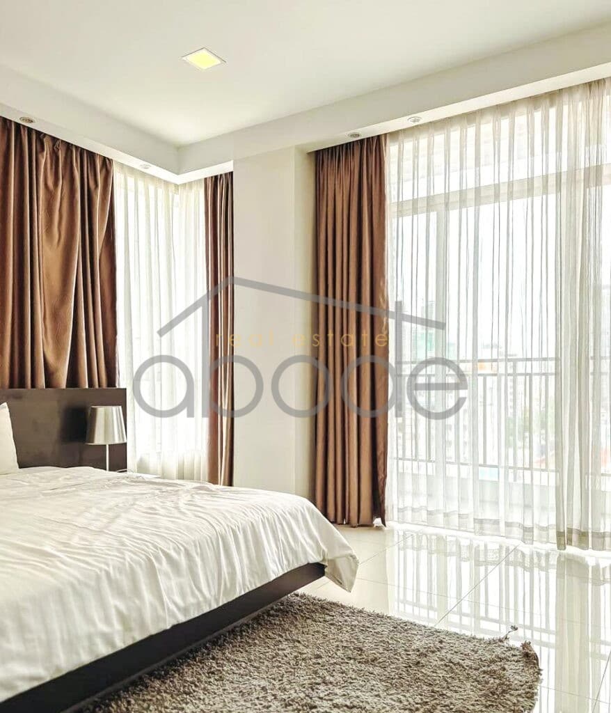 Luxury 2-bedroom apartment with rooftop swimming pool for rent Bassac Lane