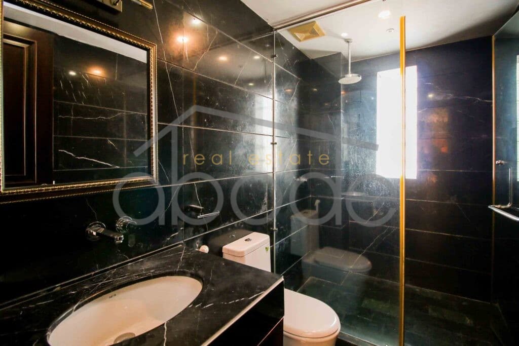 Residential commercial building for sale central Phnom Penh
