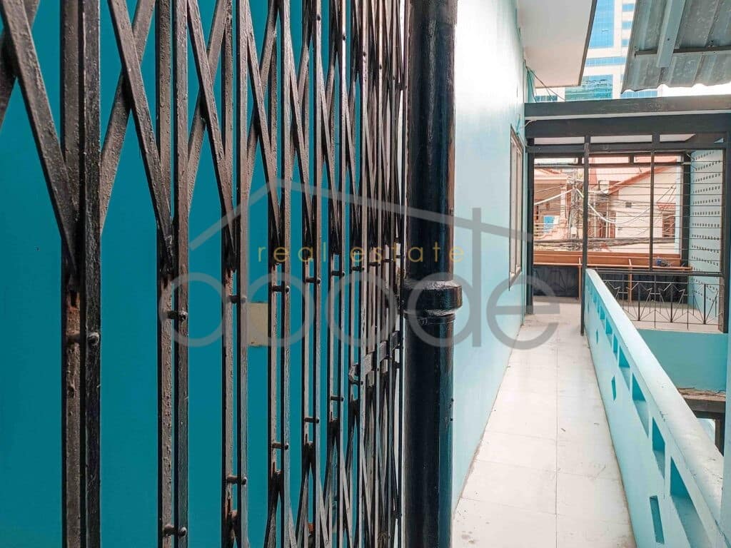 Villa commercial building for rent Boeung Prolit