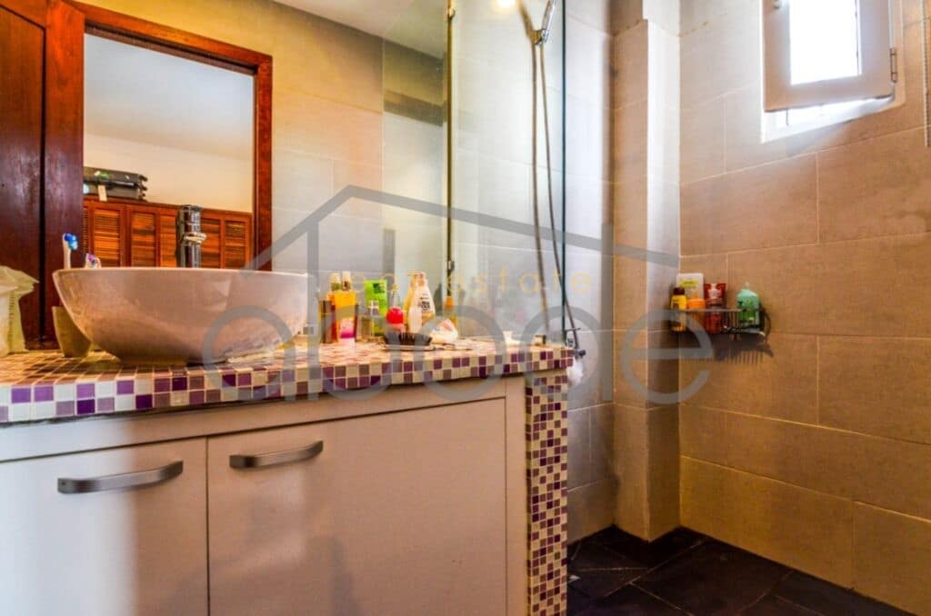 3 bedroom apartment for rent central market
