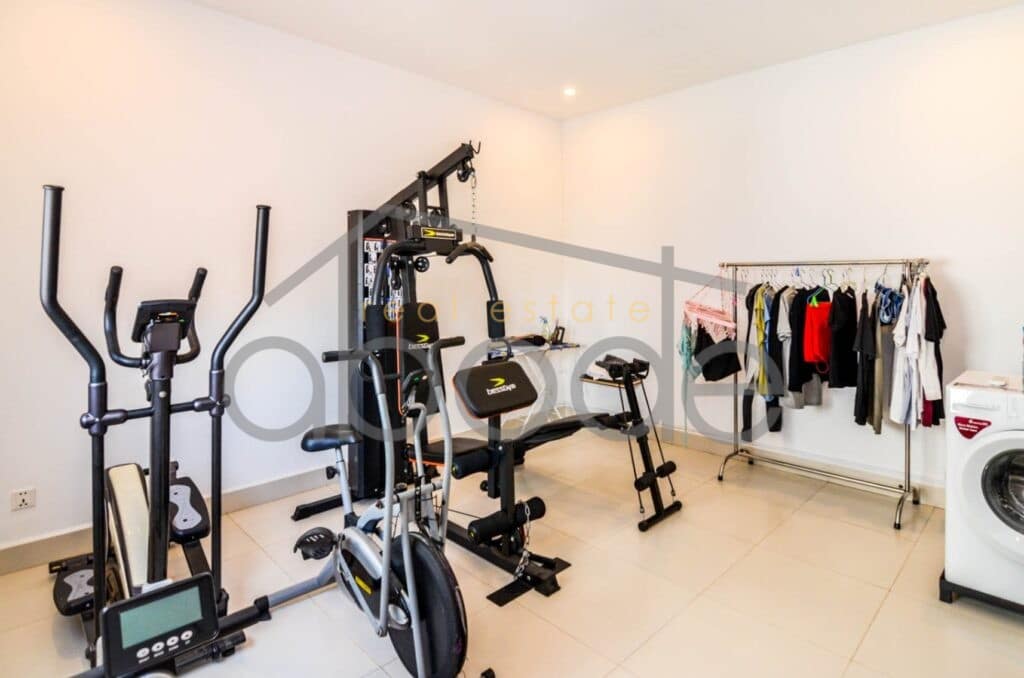 3 bedroom apartment for rent central market