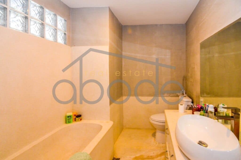 3 bedroom apartment for rent central market