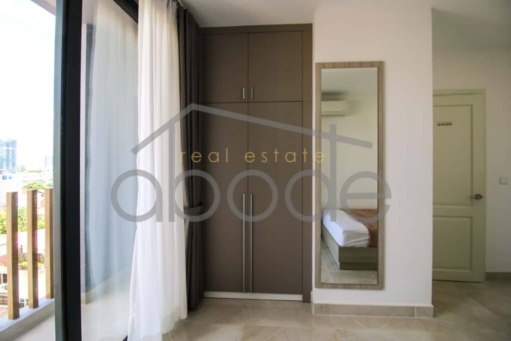2 bedroom apartment for rent Chaktomukh BKK 1
