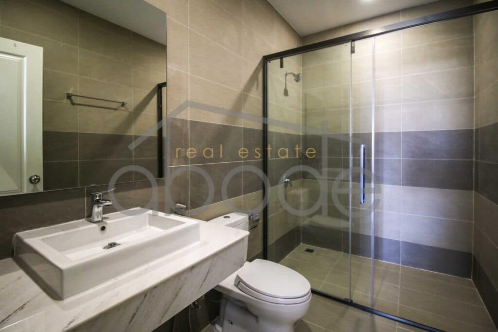 2 bedroom apartment for rent Chaktomukh BKK 1