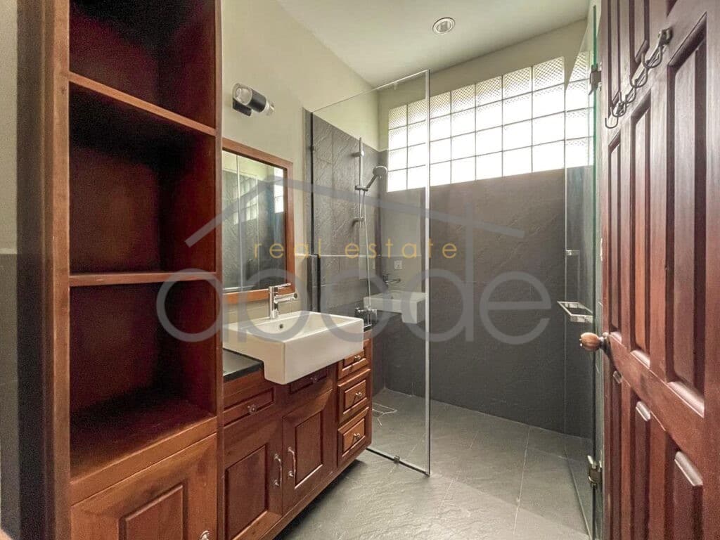 3 bedroom apartment for rent Boeung Tumpun Russian Hospital
