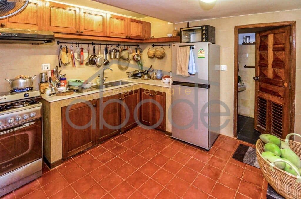 3 bedroom colonial style apartment for rent Royal Palace