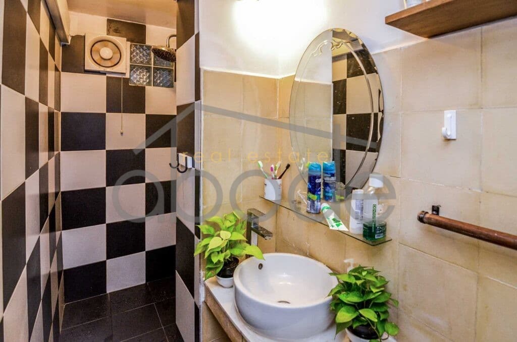 3 bedroom colonial style apartment for rent Royal Palace