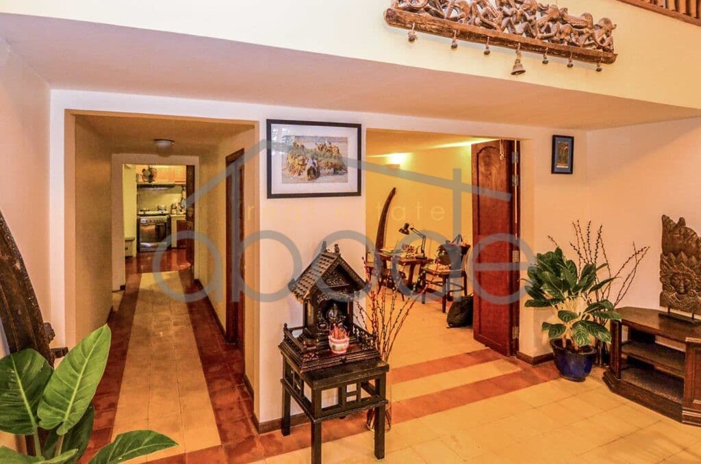 3 bedroom colonial style apartment for rent Royal Palace