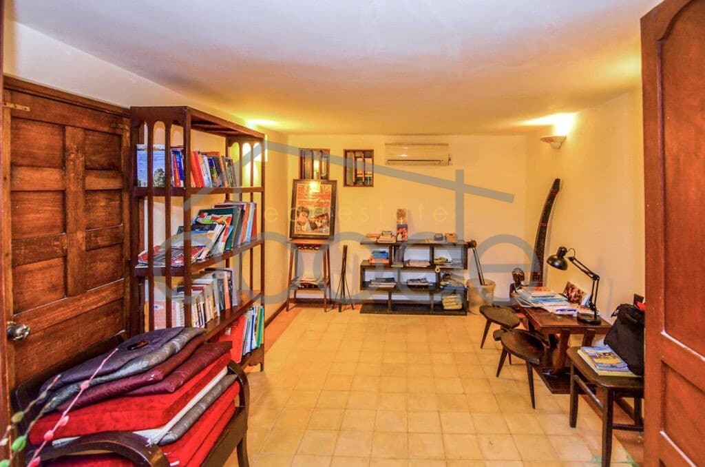 3 bedroom colonial style apartment for rent Royal Palace