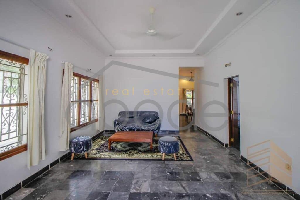 3 bedroom villa for rent Tonle Bassac