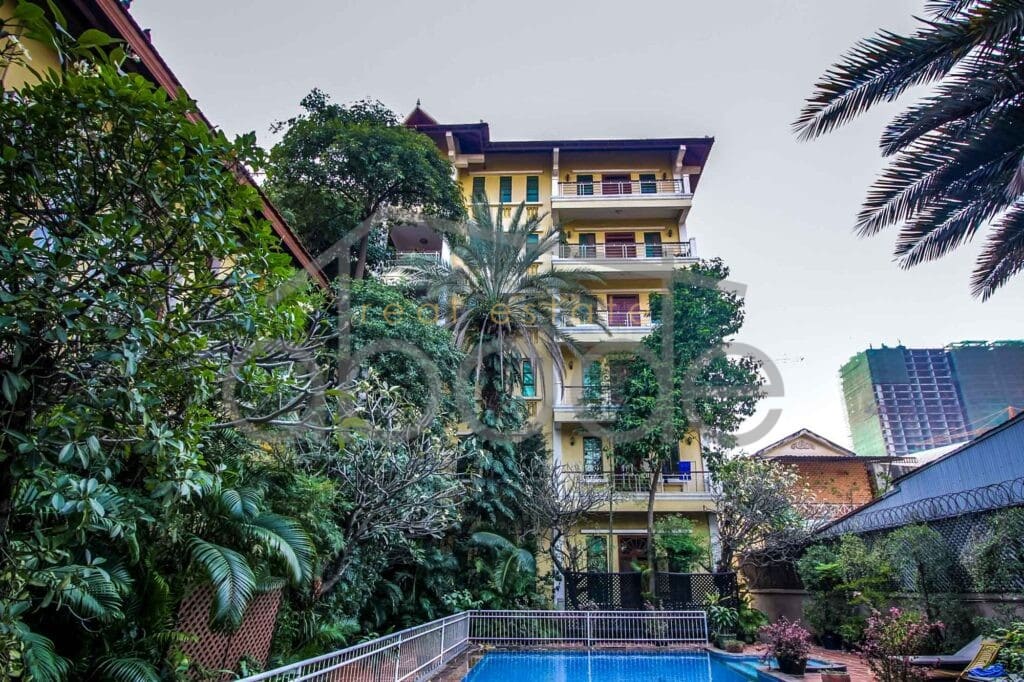 Ground floor 3 bedroom apartment for rent Wat Phnom