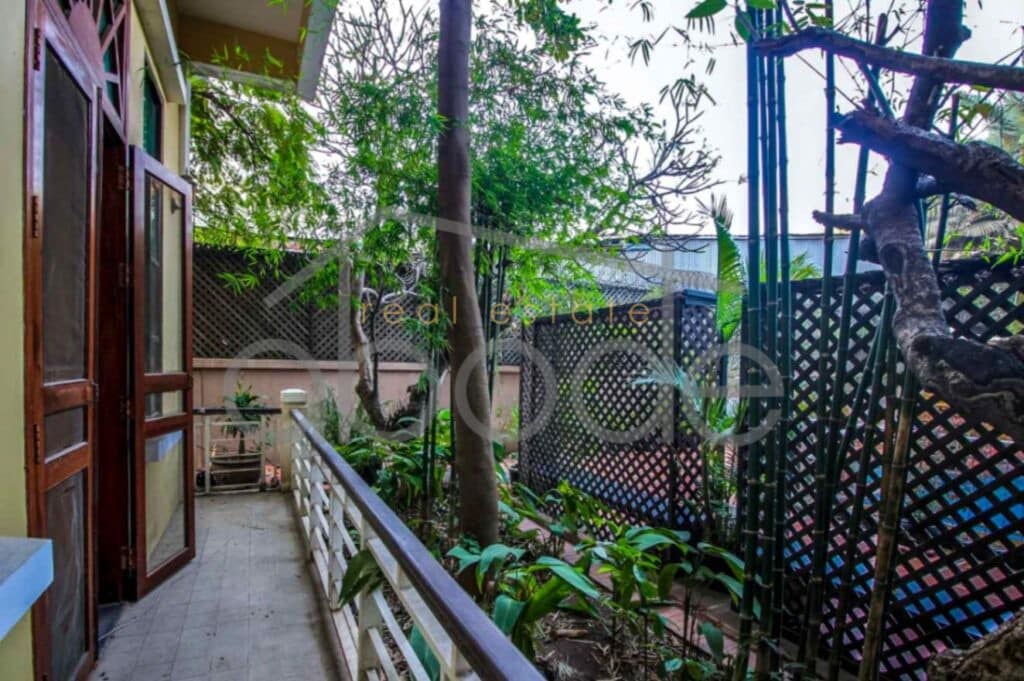 Ground floor 3 bedroom apartment for rent Wat Phnom