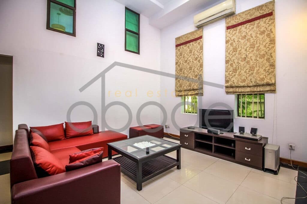 Ground floor 3 bedroom apartment for rent Wat Phnom