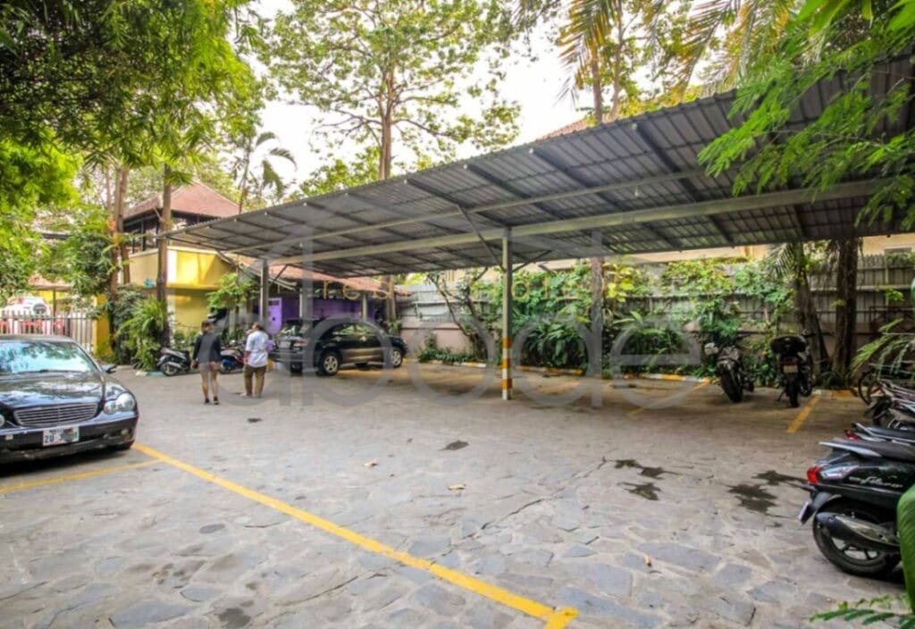 Ground floor 3 bedroom apartment for rent Wat Phnom