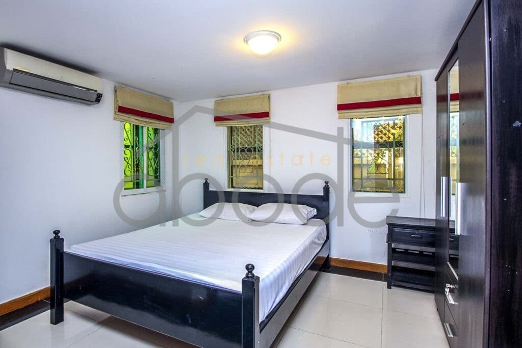 Ground floor 3 bedroom apartment for rent Wat Phnom