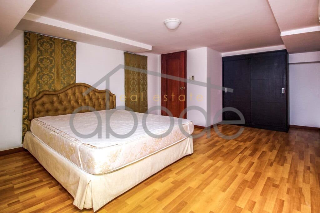 Ground floor 3 bedroom apartment for rent Wat Phnom