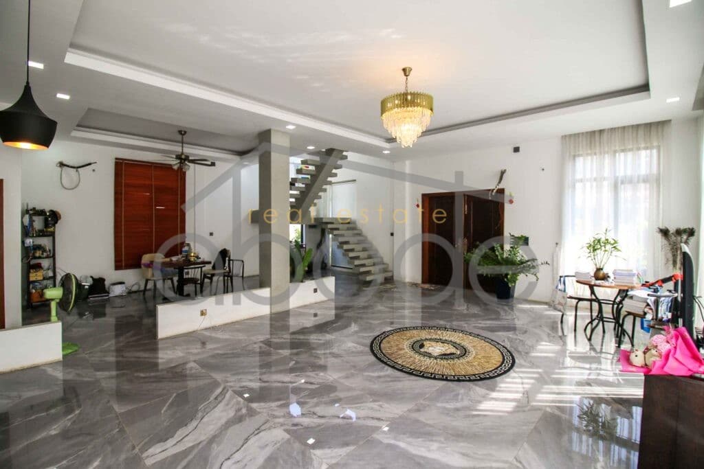 Large villa for sale Porsenchey Phnom Penh Airport