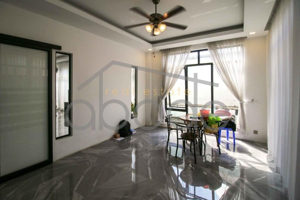 Large villa for sale Porsenchey Phnom Penh Airport