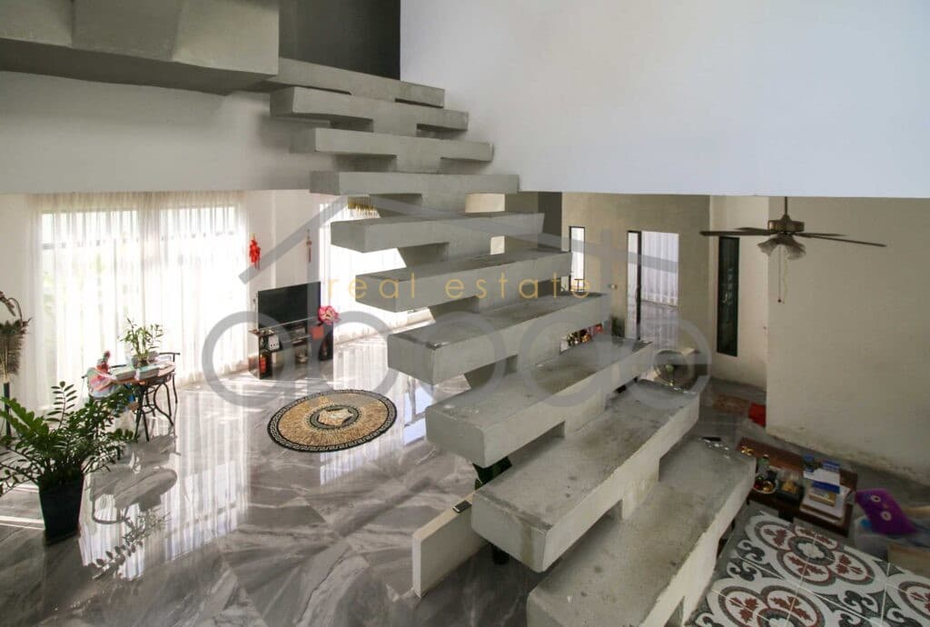 Large villa for sale Porsenchey Phnom Penh Airport