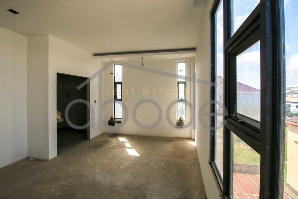 Large villa for sale Porsenchey Phnom Penh Airport