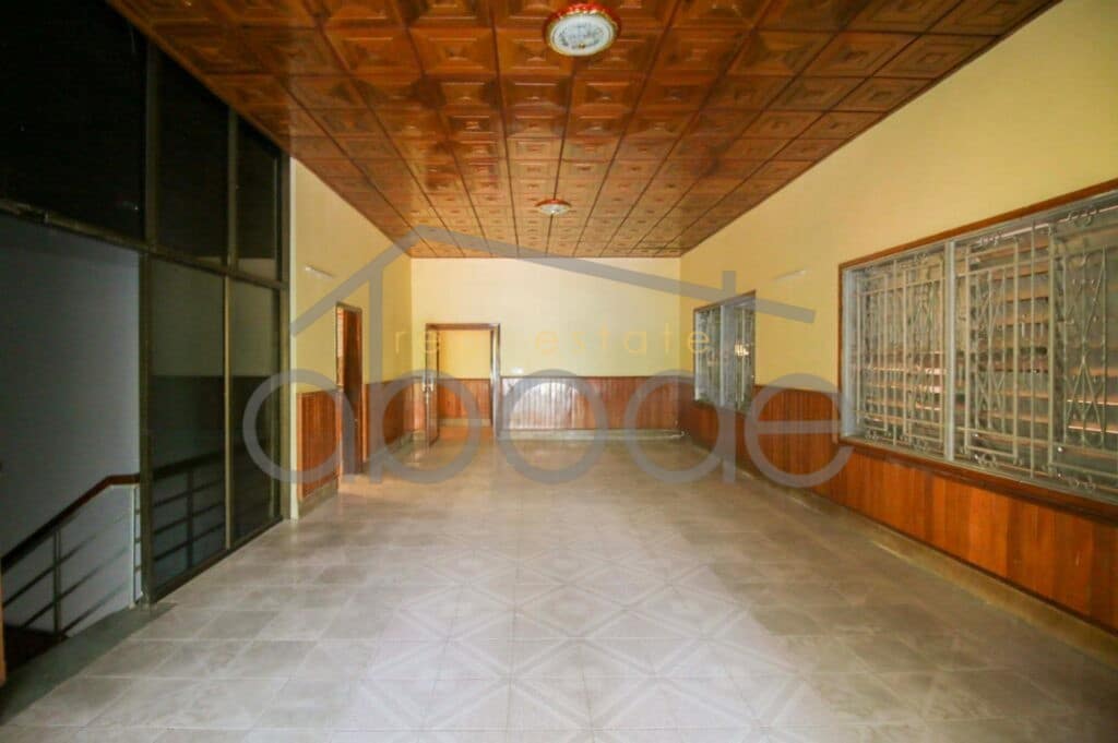 villa for rent russian market