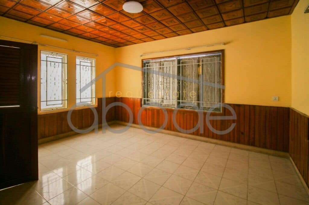 villa for rent russian market
