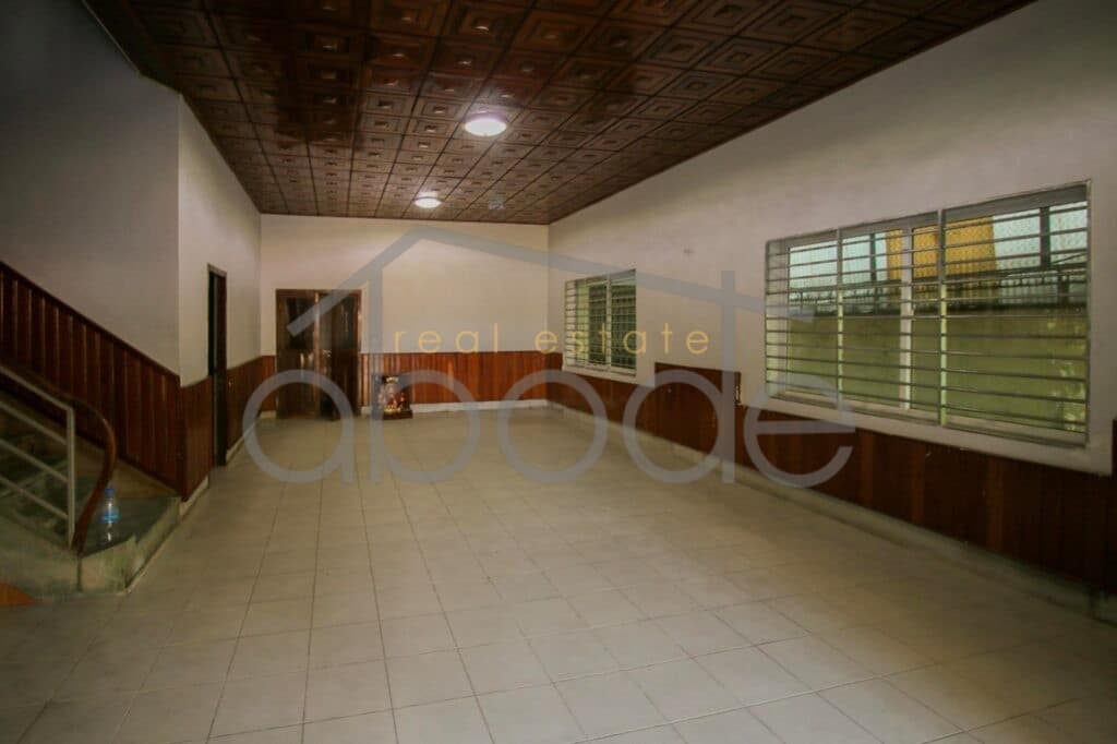 villa for rent russian market