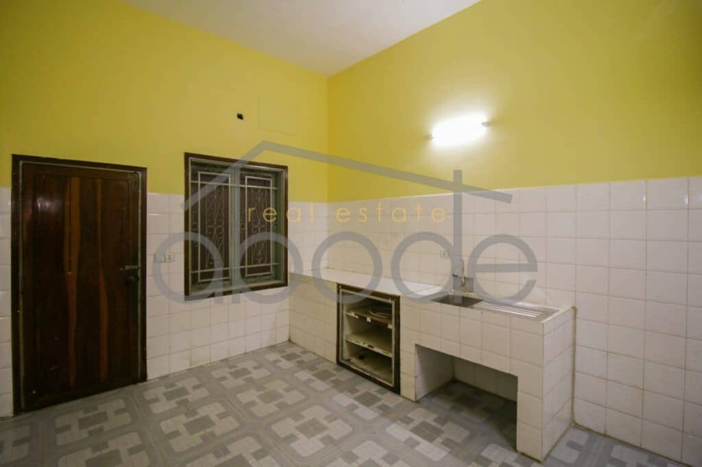 villa for rent russian market
