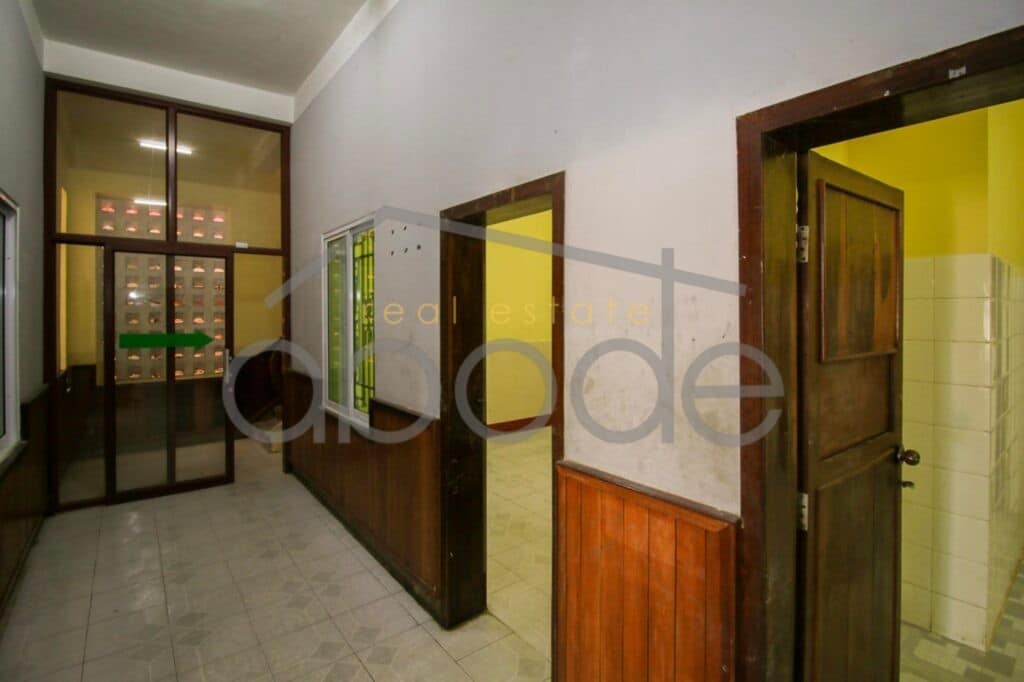 villa for rent russian market