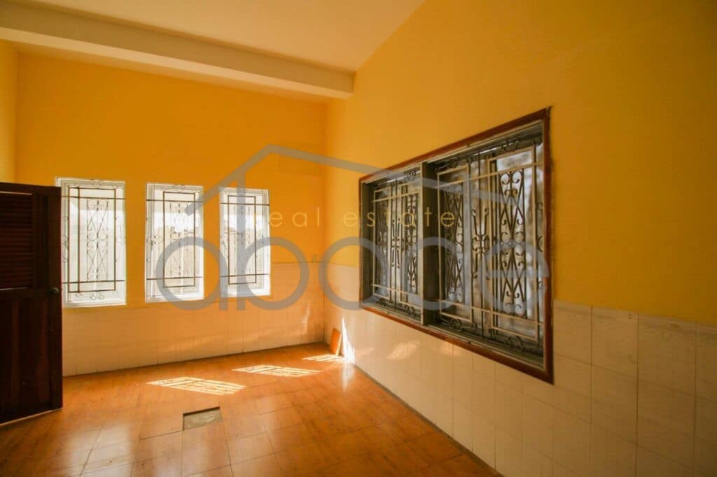 villa for rent russian market