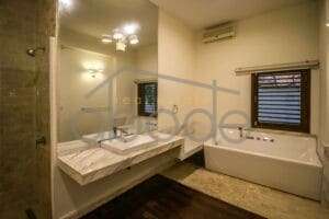 Large apartment for rent Wat Phnom central Phnom Penh