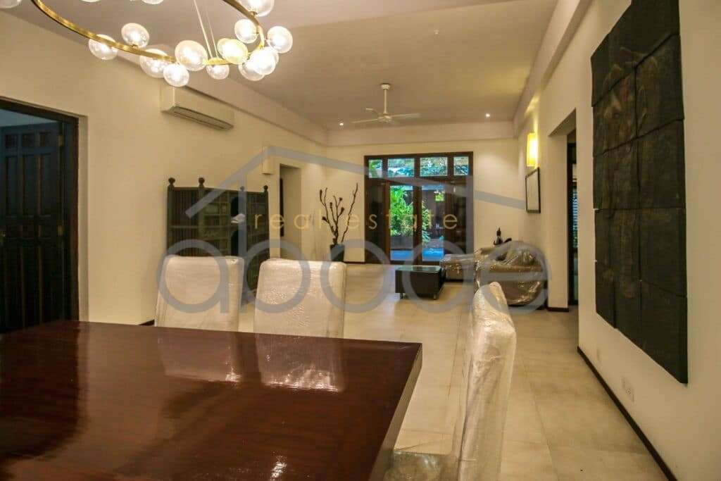 Large apartment for rent Wat Phnom central Phnom Penh