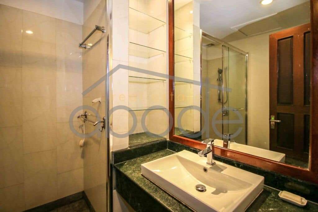 Large apartment for rent Wat Phnom central Phnom Penh