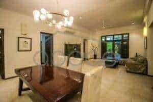 Large apartment for rent Wat Phnom central Phnom Penh