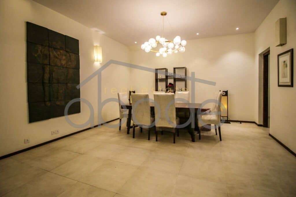 Large apartment for rent Wat Phnom central Phnom Penh