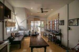 2 bedroom riverfront duplex apartment for rent