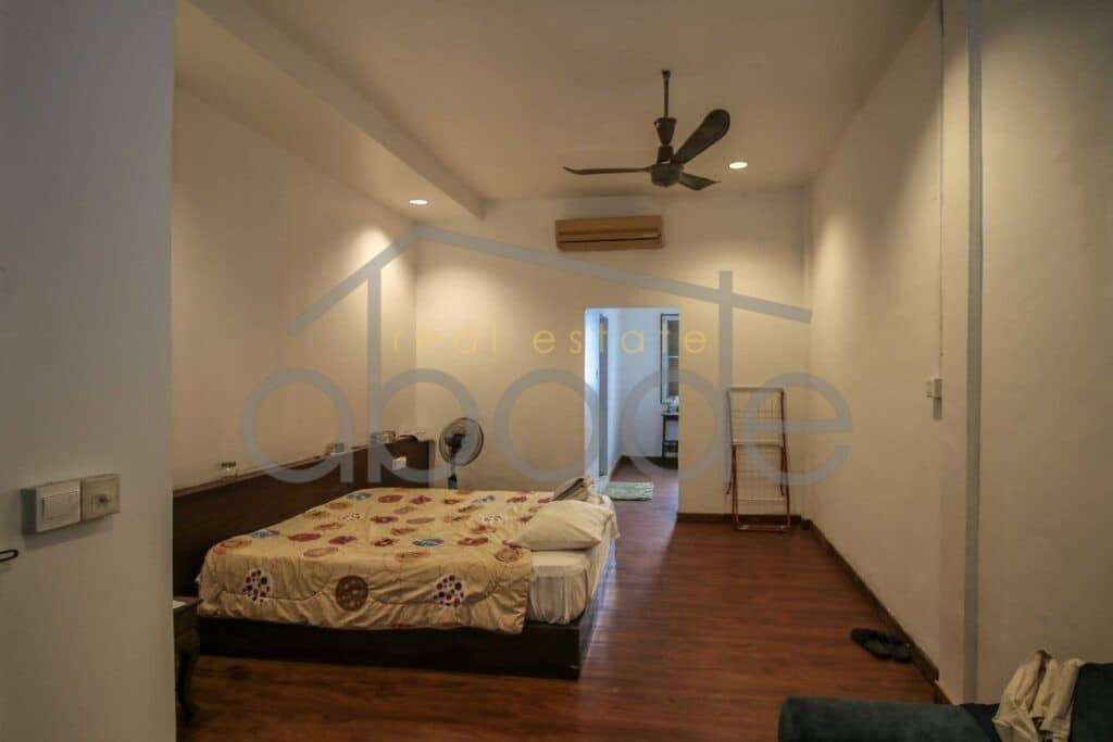 2 bedroom riverfront duplex apartment for rent